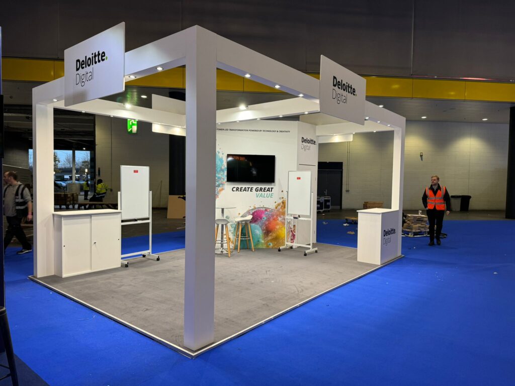 Deloitte women of silicone roundabout exhibition stand expositionists 1